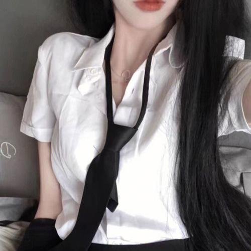 隔窗恋爱：咫尺相望